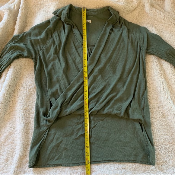 Drapey wrap top - Picture 3 of 4